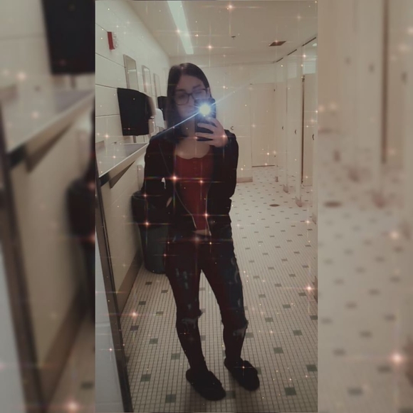 Meet your Posher, Lucie - Picture 1 of 1